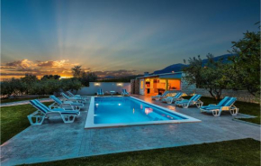 4 Bedroom Beautiful Home In Kastel Kambelovac